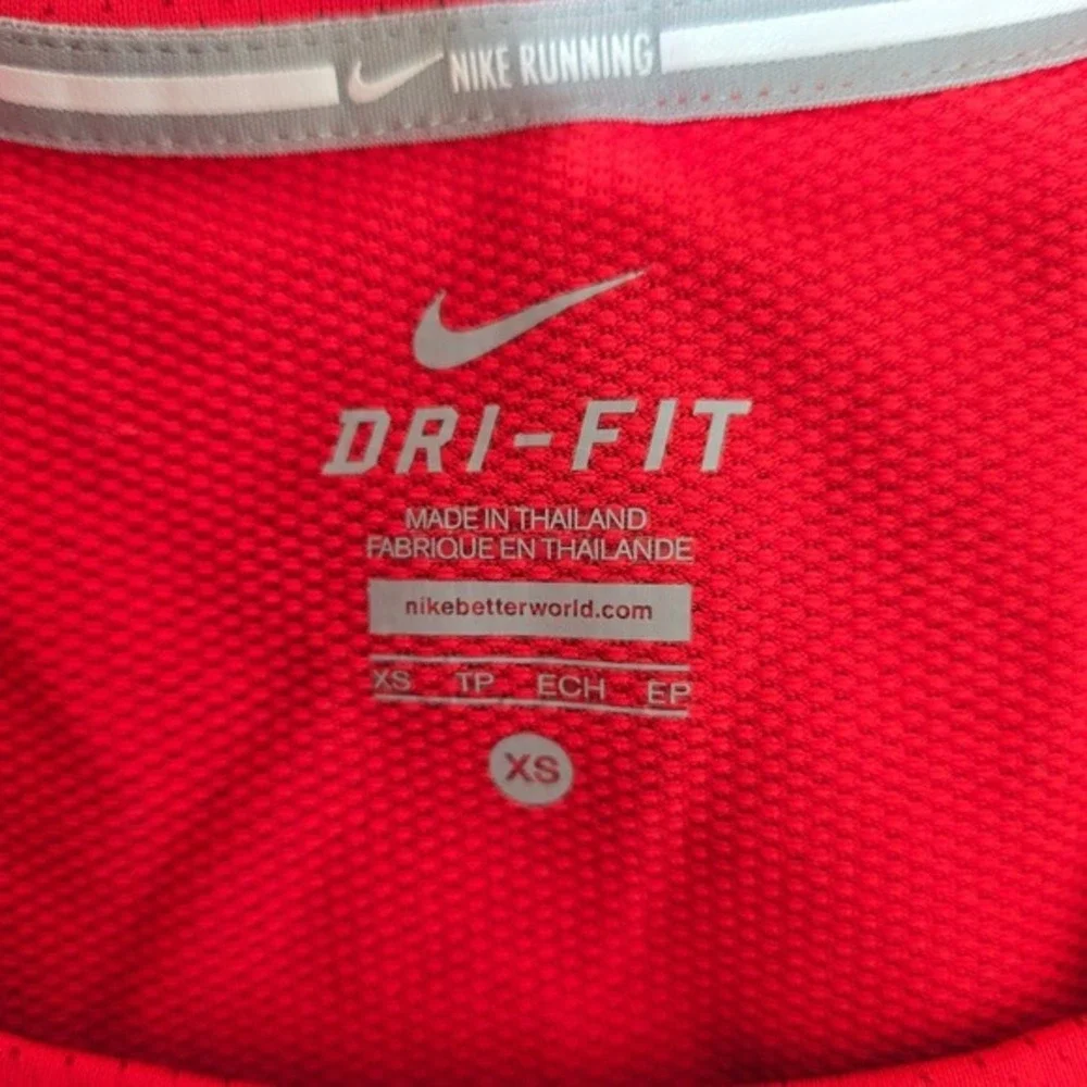 Nike Dri Fit Women Red Long Sleeve‎ Athletic Running Top Shirt XS